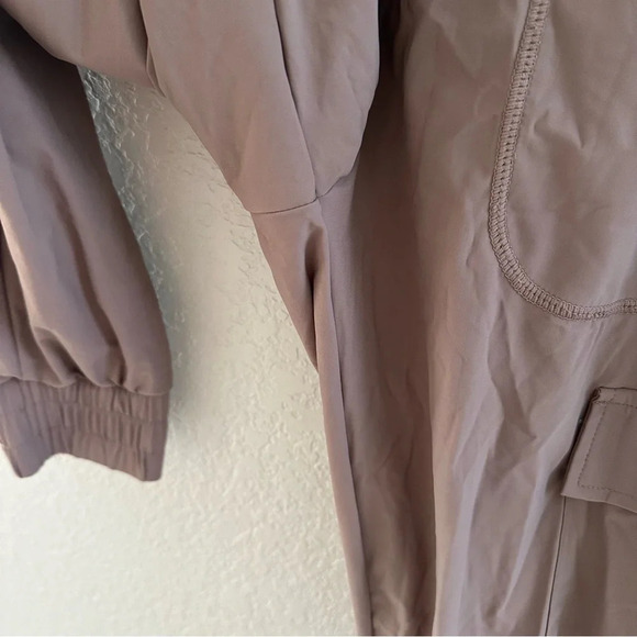 Balance Athletica vitality swift cargo jogger - Picture 2 of 12